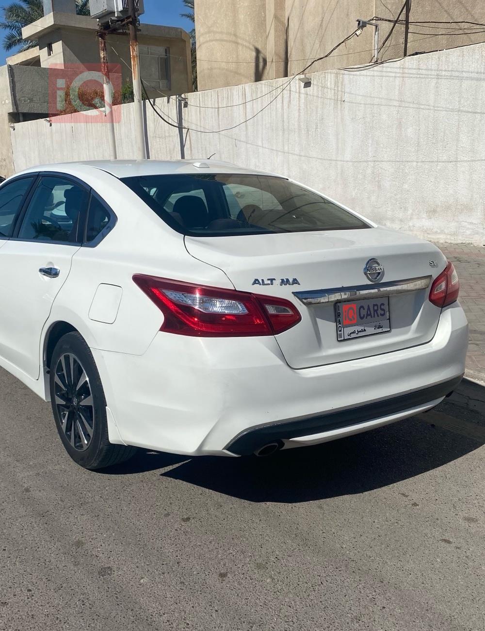 نيسان ألتيما